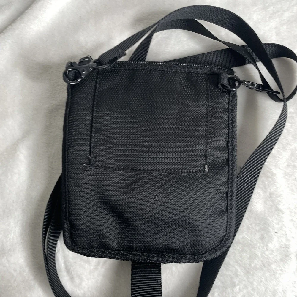 TUMI‎ T2 Nylon Wallet Passport Bag Pouch Travel Card Case Ballistic Crossbody